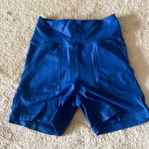 Echt shorts size small